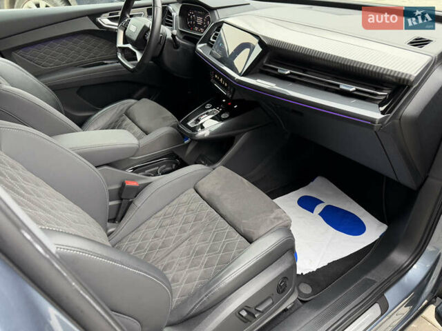 Синий Ауди Q4 e-tron, объемом двигателя 0 л и пробегом 18 тыс. км за 33000 $, фото 10 на Automoto.ua