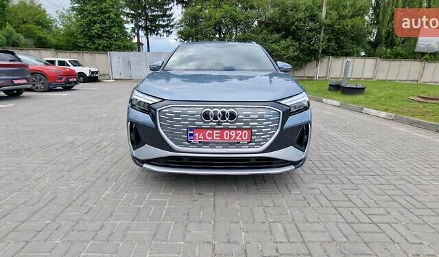 Синий Ауди Q4 e-tron, объемом двигателя 0 л и пробегом 77 тыс. км за 27999 $, фото 6 на Automoto.ua