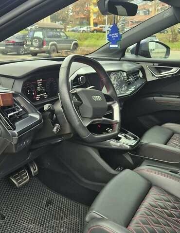 Синий Ауди Q4 e-tron, объемом двигателя 0 л и пробегом 29 тыс. км за 33400 $, фото 29 на Automoto.ua