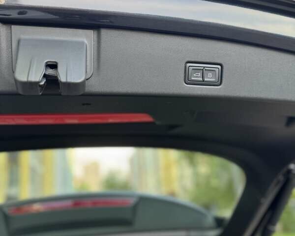 Синий Ауди Q4 e-tron, объемом двигателя 0 л и пробегом 20 тыс. км за 29999 $, фото 27 на Automoto.ua