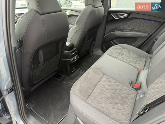 Синий Ауди Q4 e-tron, объемом двигателя 0 л и пробегом 18 тыс. км за 33000 $, фото 9 на Automoto.ua