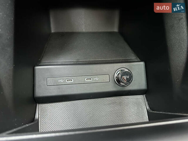 Синий Ауди Q4 e-tron, объемом двигателя 0 л и пробегом 12 тыс. км за 32000 $, фото 59 на Automoto.ua