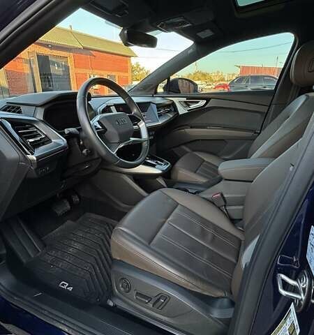 Синий Ауди Q4 e-tron, объемом двигателя 0 л и пробегом 25 тыс. км за 37900 $, фото 12 на Automoto.ua