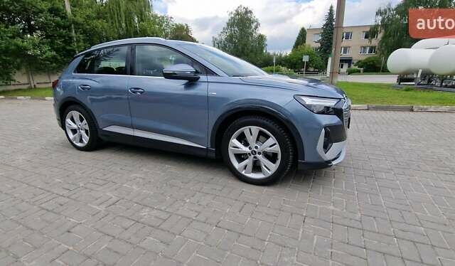 Синий Ауди Q4 e-tron, объемом двигателя 0 л и пробегом 77 тыс. км за 27999 $, фото 12 на Automoto.ua