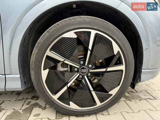 Синий Ауди Q4 e-tron, объемом двигателя 0 л и пробегом 18 тыс. км за 33000 $, фото 13 на Automoto.ua