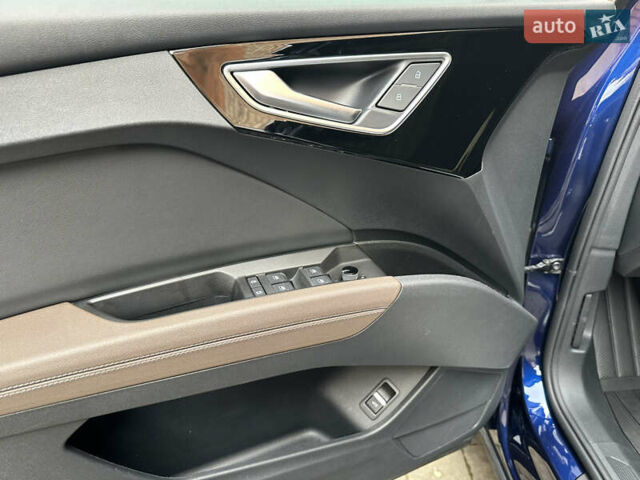 Синий Ауди Q4 e-tron, объемом двигателя 0 л и пробегом 12 тыс. км за 32000 $, фото 26 на Automoto.ua