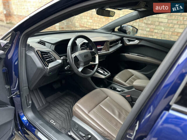 Синий Ауди Q4 e-tron, объемом двигателя 0 л и пробегом 12 тыс. км за 32000 $, фото 28 на Automoto.ua