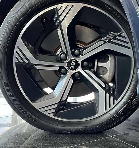 Синий Ауди Q4 e-tron, объемом двигателя 0 л и пробегом 23 тыс. км за 31500 $, фото 10 на Automoto.ua