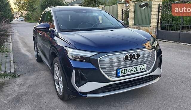 Синий Ауди Q4 e-tron, объемом двигателя 0 л и пробегом 9 тыс. км за 33900 $, фото 1 на Automoto.ua