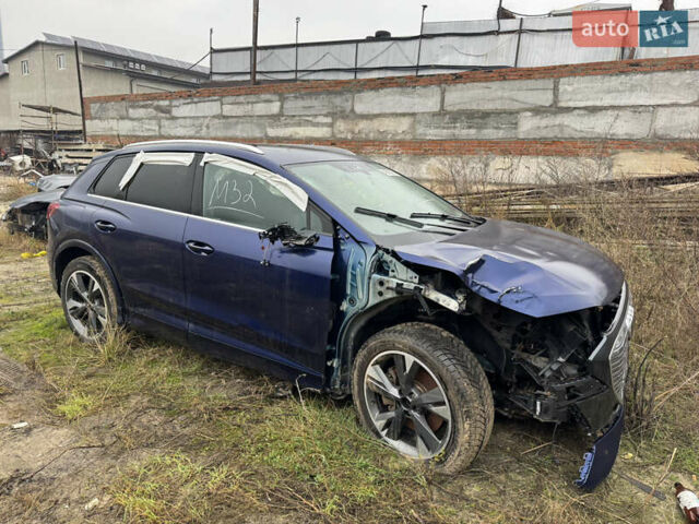 Синий Ауди Q4 e-tron, объемом двигателя 0 л и пробегом 44 тыс. км за 16000 $, фото 6 на Automoto.ua