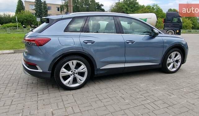 Синий Ауди Q4 e-tron, объемом двигателя 0 л и пробегом 77 тыс. км за 27999 $, фото 20 на Automoto.ua