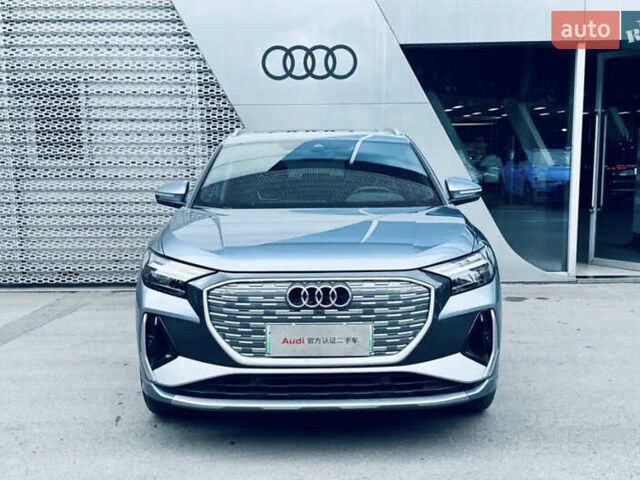 Синий Ауди Q4 e-tron, объемом двигателя 0 л и пробегом 6 тыс. км за 27500 $, фото 2 на Automoto.ua