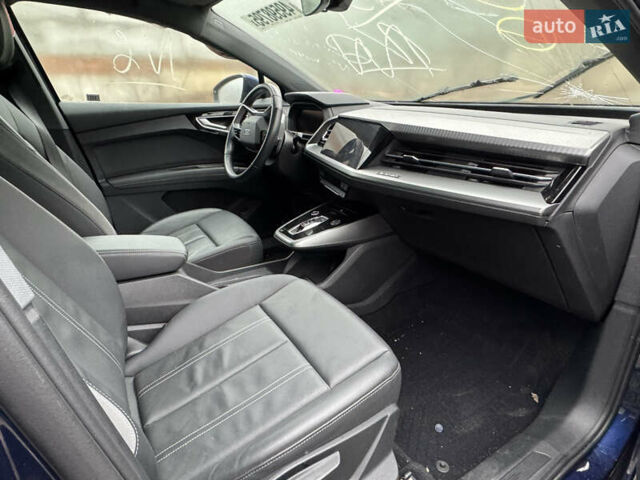 Синий Ауди Q4 e-tron, объемом двигателя 0 л и пробегом 44 тыс. км за 16000 $, фото 7 на Automoto.ua