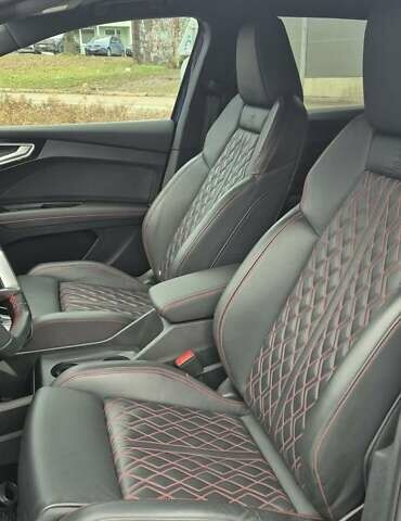 Синий Ауди Q4 e-tron, объемом двигателя 0 л и пробегом 29 тыс. км за 33400 $, фото 28 на Automoto.ua