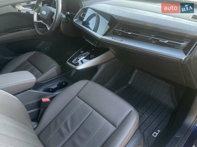 Синий Ауди Q4 e-tron, объемом двигателя 0 л и пробегом 25 тыс. км за 37900 $, фото 23 на Automoto.ua