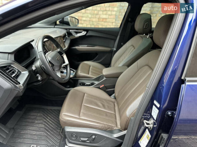 Синий Ауди Q4 e-tron, объемом двигателя 0 л и пробегом 12 тыс. км за 32000 $, фото 29 на Automoto.ua