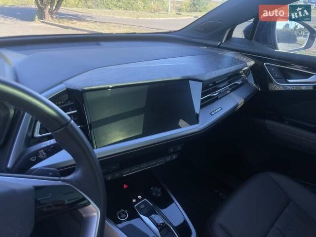 Синий Ауди Q4 e-tron, объемом двигателя 0 л и пробегом 25 тыс. км за 37900 $, фото 16 на Automoto.ua