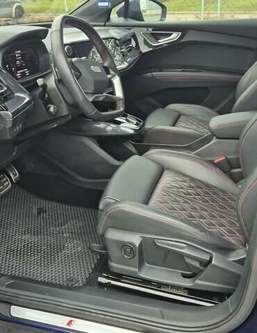 Синий Ауди Q4 e-tron, объемом двигателя 0 л и пробегом 29 тыс. км за 33400 $, фото 30 на Automoto.ua