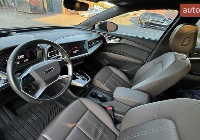 Синий Ауди Q4 e-tron, объемом двигателя 0 л и пробегом 25 тыс. км за 37900 $, фото 11 на Automoto.ua