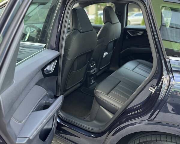 Синий Ауди Q4 e-tron, объемом двигателя 0 л и пробегом 20 тыс. км за 29999 $, фото 25 на Automoto.ua