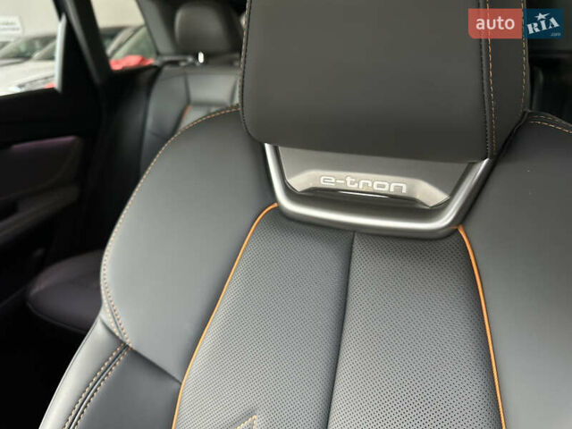 Ауди Q4 e-tron 2023 в Львове на Automoto.ua Синий Ауди Q4 e-tron, объемом двигателя 0 л и пробегом 5 тыс. км за 31000 $, фото 17 на Automoto.ua