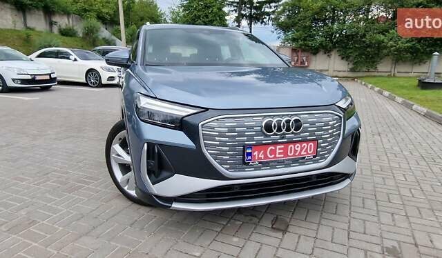 Синий Ауди Q4 e-tron, объемом двигателя 0 л и пробегом 77 тыс. км за 27999 $, фото 60 на Automoto.ua