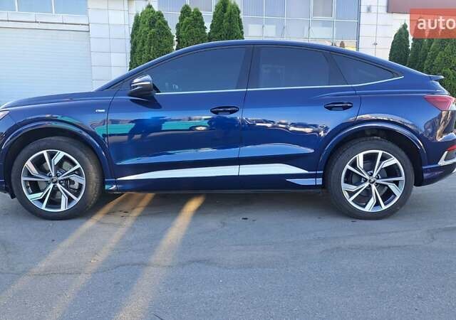 Синий Ауди Q4 e-tron, объемом двигателя 0 л и пробегом 10 тыс. км за 36000 $, фото 40 на Automoto.ua