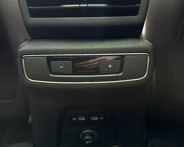 Синий Ауди Q4 e-tron, объемом двигателя 0 л и пробегом 12 тыс. км за 32000 $, фото 66 на Automoto.ua