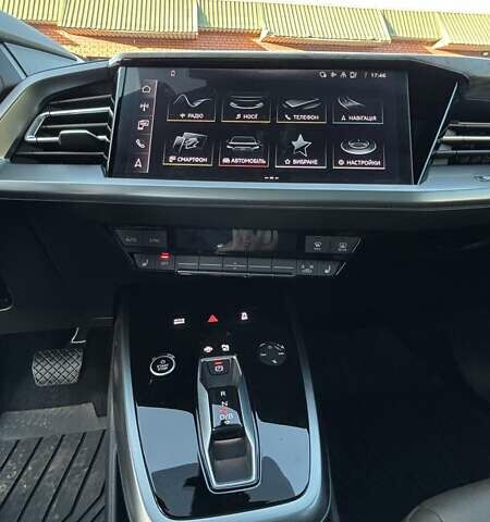 Синий Ауди Q4 e-tron, объемом двигателя 0 л и пробегом 25 тыс. км за 37900 $, фото 18 на Automoto.ua