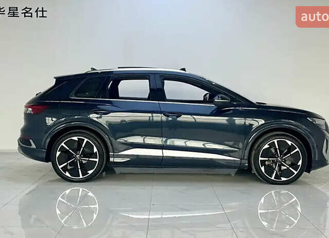 Синий Ауди Q4 e-tron, объемом двигателя 0 л и пробегом 5 тыс. км за 29200 $, фото 2 на Automoto.ua