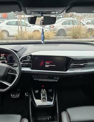 Синий Ауди Q4 e-tron, объемом двигателя 0 л и пробегом 29 тыс. км за 33400 $, фото 31 на Automoto.ua