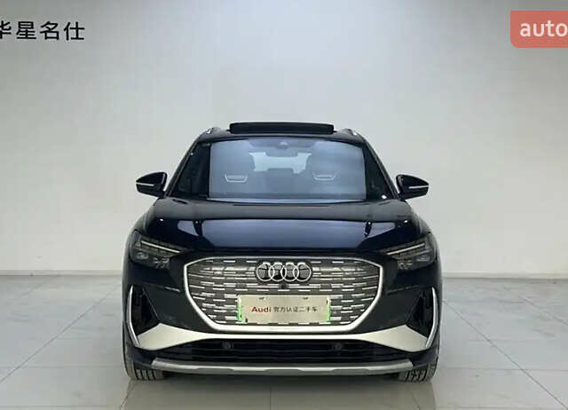 Синий Ауди Q4 e-tron, объемом двигателя 0 л и пробегом 5 тыс. км за 29200 $, фото 1 на Automoto.ua