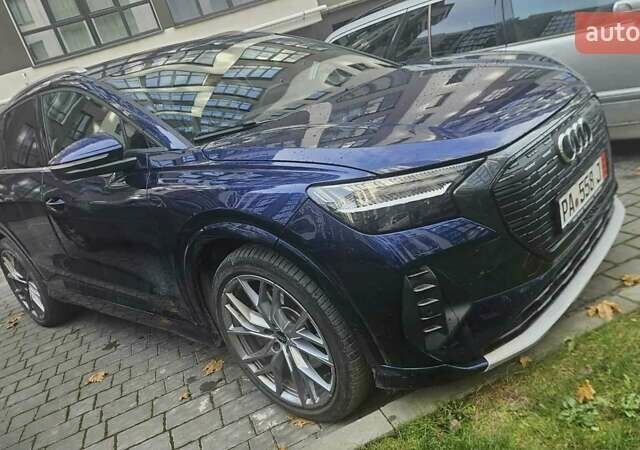 Синий Ауди Q4 e-tron, объемом двигателя 0 л и пробегом 29 тыс. км за 33400 $, фото 6 на Automoto.ua