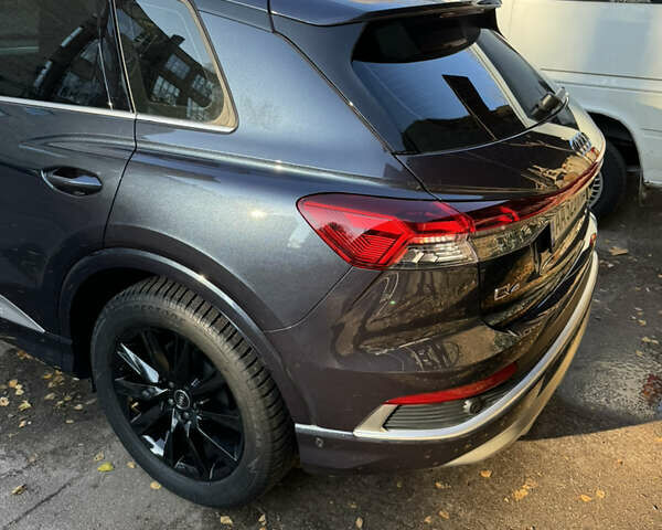 Ауди Q4 e-tron 2023 в Киеве на Automoto.ua Синий Ауди Q4 e-tron, объемом двигателя 0 л и пробегом 27 тыс. км за 42500 $, фото 3 на Automoto.ua