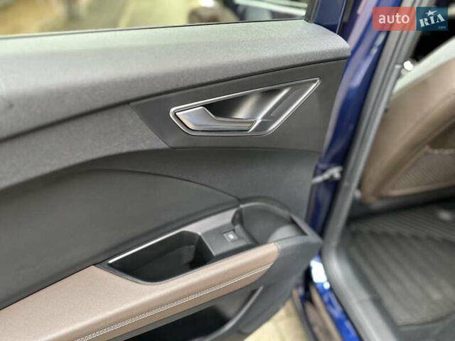 Синий Ауди Q4 e-tron, объемом двигателя 0 л и пробегом 12 тыс. км за 32000 $, фото 31 на Automoto.ua