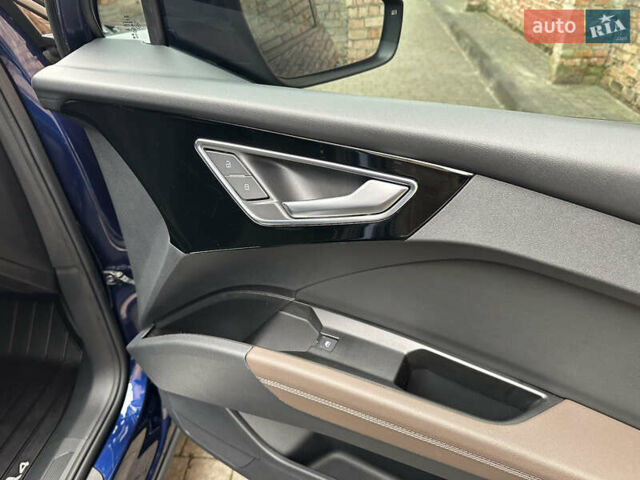 Синий Ауди Q4 e-tron, объемом двигателя 0 л и пробегом 12 тыс. км за 32000 $, фото 39 на Automoto.ua