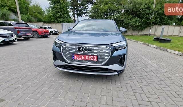 Синий Ауди Q4 e-tron, объемом двигателя 0 л и пробегом 77 тыс. км за 27999 $, фото 5 на Automoto.ua