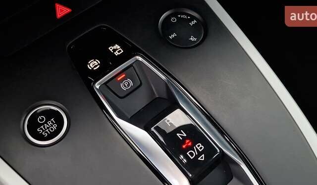 Синий Ауди Q4 e-tron, объемом двигателя 0 л и пробегом 77 тыс. км за 27999 $, фото 116 на Automoto.ua