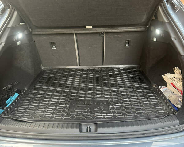 Синий Ауди Q4 e-tron, объемом двигателя 0 л и пробегом 10 тыс. км за 32500 $, фото 7 на Automoto.ua