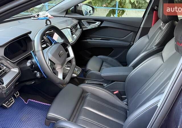 Синий Ауди Q4 e-tron, объемом двигателя 0 л и пробегом 12 тыс. км за 29900 $, фото 11 на Automoto.ua