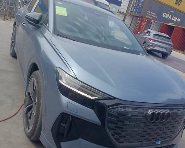 Синий Ауди Q4 e-tron, объемом двигателя 0 л и пробегом 1 тыс. км за 35200 $, фото 1 на Automoto.ua