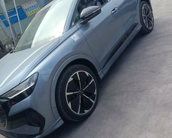 Синий Ауди Q4 e-tron, объемом двигателя 0 л и пробегом 1 тыс. км за 35200 $, фото 5 на Automoto.ua
