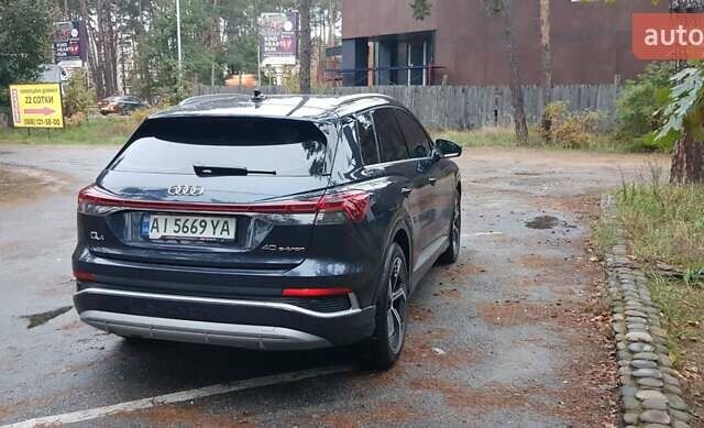 Синий Ауди Q4 e-tron, объемом двигателя 0 л и пробегом 19 тыс. км за 28800 $, фото 3 на Automoto.ua