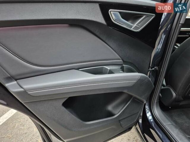 Синий Ауди Q4 e-tron, объемом двигателя 0 л и пробегом 13 тыс. км за 28700 $, фото 19 на Automoto.ua