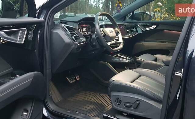 Синий Ауди Q4 e-tron, объемом двигателя 0 л и пробегом 16 тыс. км за 31300 $, фото 5 на Automoto.ua