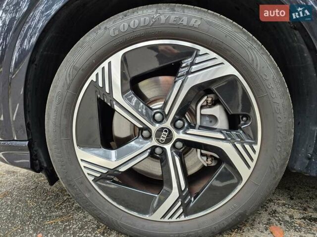 Синий Ауди Q4 e-tron, объемом двигателя 0 л и пробегом 13 тыс. км за 28700 $, фото 23 на Automoto.ua