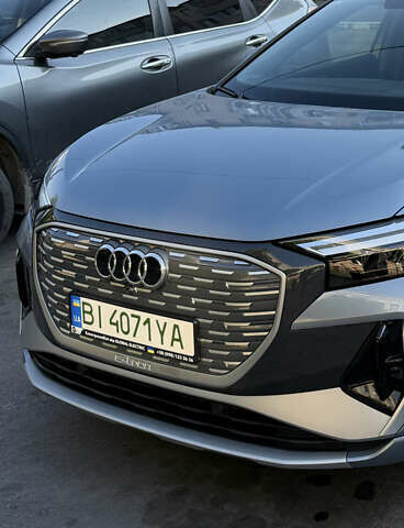 Синий Ауди Q4 e-tron, объемом двигателя 0 л и пробегом 10 тыс. км за 30500 $, фото 1 на Automoto.ua