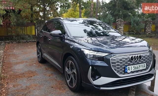 Синий Ауди Q4 e-tron, объемом двигателя 0 л и пробегом 16 тыс. км за 31300 $, фото 3 на Automoto.ua