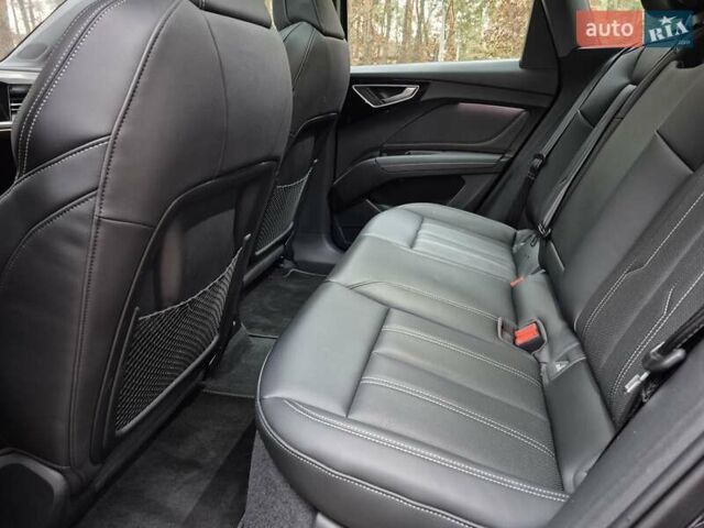 Синий Ауди Q4 e-tron, объемом двигателя 0 л и пробегом 13 тыс. км за 28700 $, фото 18 на Automoto.ua