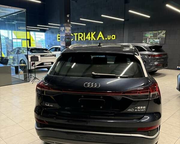 Синій Ауді Q4 e-tron, об'ємом двигуна 0 л та пробігом 1 тис. км за 34000 $, фото 3 на Automoto.ua
